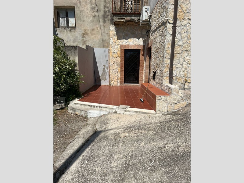 Trilocale in Affitto a Caiazzo, 1'200&euro;, 100 m²