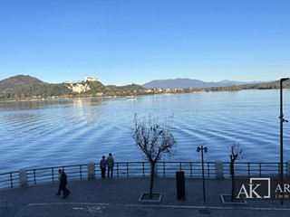 Quadrilocale in Affitto a Arona, 4'800&euro;, 180 m²