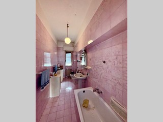 Appartamento in Vendita a Palermo, 340'000&euro;, 233 m²