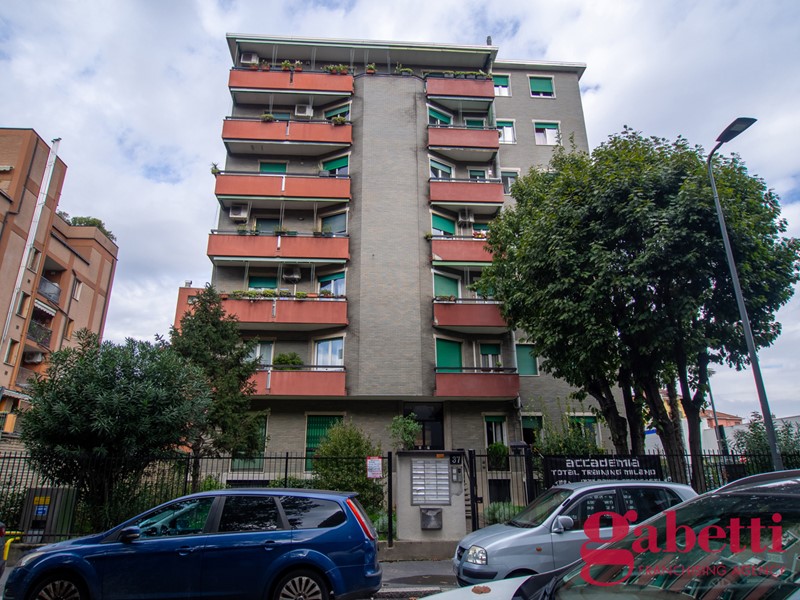 Trilocale in Vendita a Milano, 310'000&euro;, 76 m², con Box