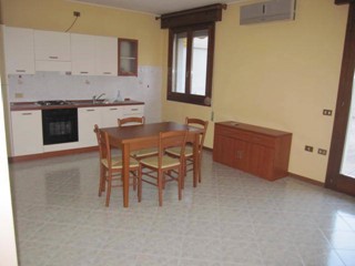 Bilocale in Vendita a Adria, 80'000&euro;, 65 m², arredato, con Box