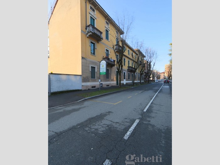 Trilocale in Vendita a Busto Arsizio, 99'000&euro;, 110 m²