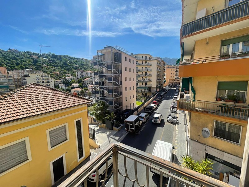 Quadrilocale in Vendita a Sanremo, 220'000&euro;, 95 m²