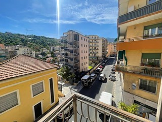 Quadrilocale in Vendita a Sanremo, 220'000&euro;, 95 m²