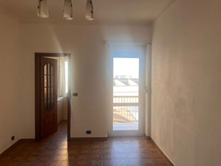 Trilocale in Vendita a Beinasco, 119'000&euro;, 90 m², con Box