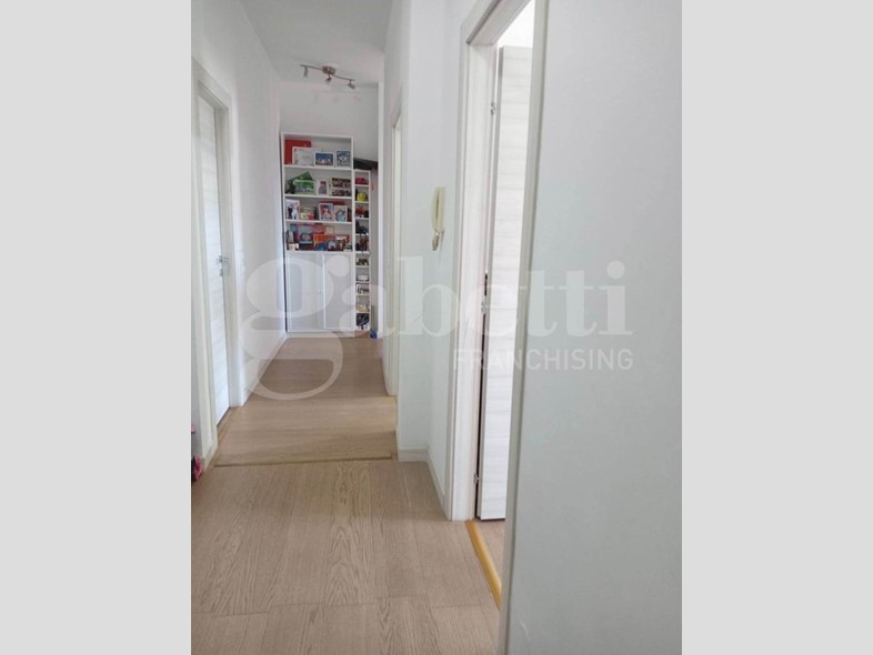 Trilocale in Vendita a Trezzano sul Naviglio, 225'000&euro;, 100 m², con Box