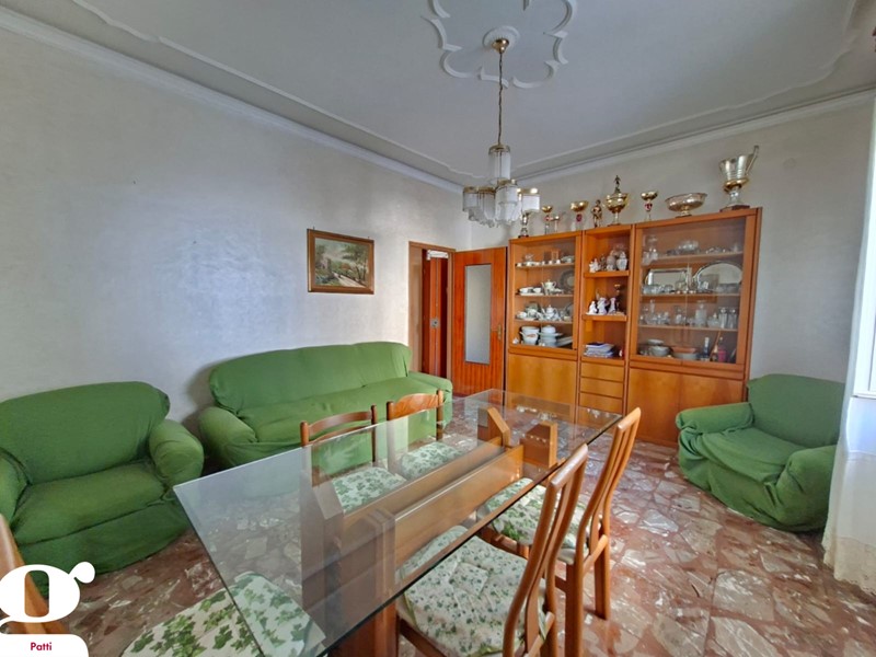Quadrilocale in Vendita a Patti, 90'000&euro;, 114 m²