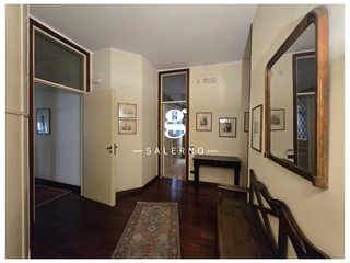 Appartamento in Vendita a Salerno, 345'000&euro;, 144 m²