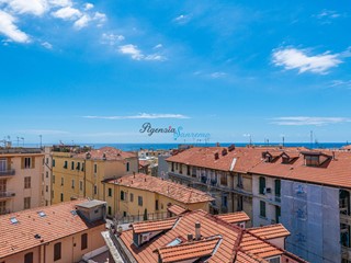 Quadrilocale in Vendita a Sanremo, 498'000&euro;, 123 m², arredato, con Box