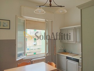 Appartamento in Affitto a Falconara Marittima, zona Centro, 560&euro;, 80 m²