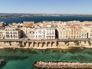 Appartamento in Vendita a Taranto, zona Centro Storico, 730'000&euro;, 585 m²