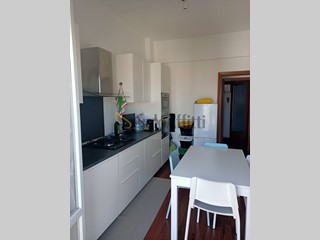 Appartamento in Affitto a Ancona, 650&euro;, 102 m²