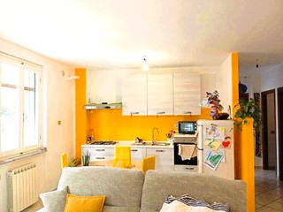 Quadrilocale in Vendita a Sarzana, zona Nave, 220'000&euro;, 80 m², con Box