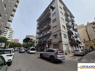 Quadrilocale in Affitto a Palermo, 750&euro;, 140 m²
