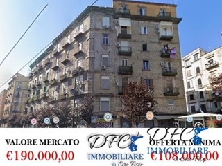 Trilocale in Vendita a Napoli, 108'000&euro;, 126 m²