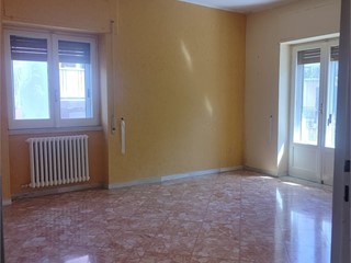 Bilocale in Affitto a Bari, 680&euro;, 75 m²