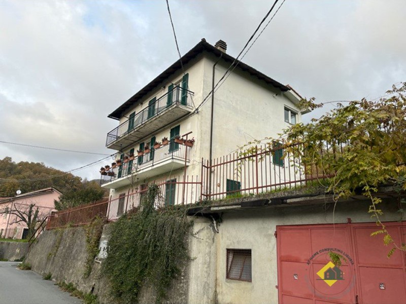 Appartamento in Vendita a Savignone, 18'020&euro;, 100 m²