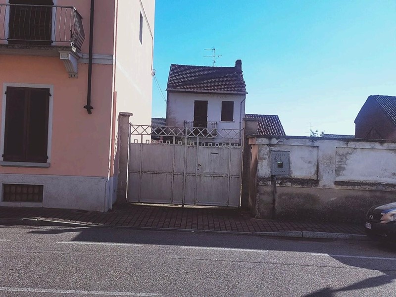 Appartamento in Vendita a Palestro, 20'725&euro;, 116 m²