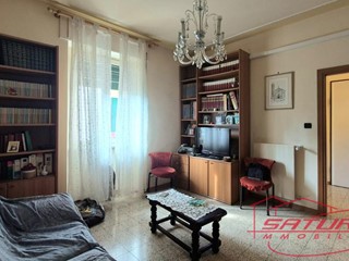 Appartamento in Vendita a Lucca, zona San Marco, 240'000&euro;, 120 m²