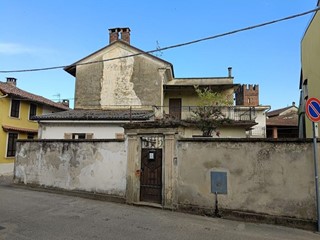 Appartamento in Vendita a Rosasco, 27'550&euro;, 154 m²
