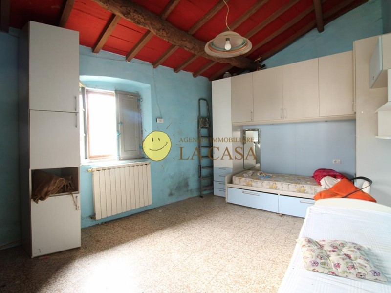 Trilocale in Vendita a Figline e Incisa Valdarno, zona Incisa, 68'000&euro;, 80 m²