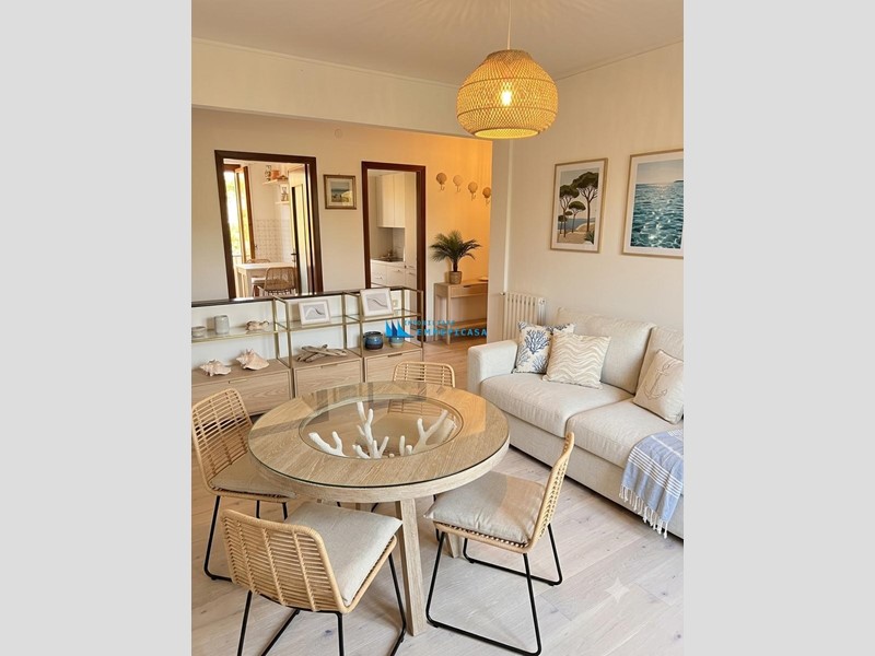 Appartamento in Vendita a Massa, zona Marina di Massa, 240'000&euro;, 70 m², arredato, con Box