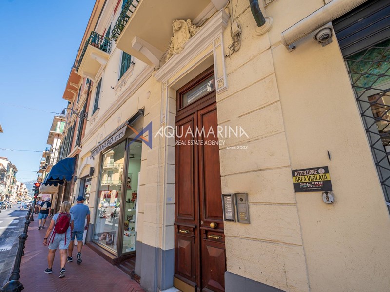 Bilocale in Vendita a Bordighera, 212'000&euro;, 65 m²