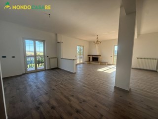 Appartamento in Vendita a Palombara Sabina, 199'000&euro;, 135 m²
