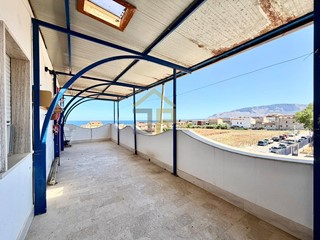 Quadrilocale in Vendita a Trappeto, 85'000&euro;, 95 m²