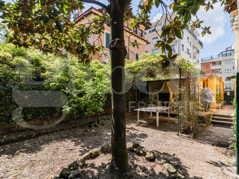 Quadrilocale in Vendita a Roma, 660'000&euro;, 155 m²