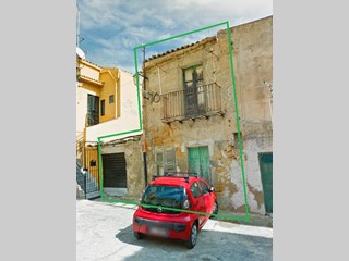 Appartamento in Vendita a Agrigento, 13'000&euro;, 80 m²