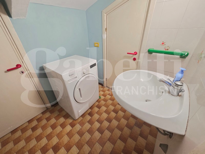 Appartamento in Vendita a Torgiano, 145'000&euro;, 150 m², con Box