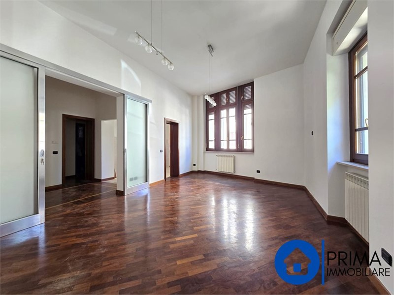 Quadrilocale in Vendita a Terni, 230'000&euro;, 179 m²
