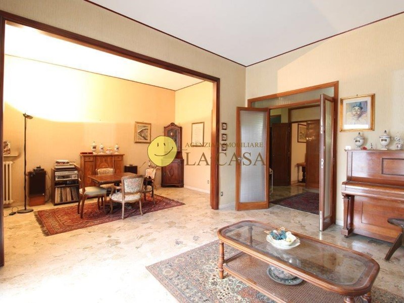 Attico in Vendita a Figline e Incisa Valdarno, zona Incisa, 290'000&euro;, 230 m²