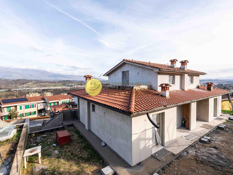 Appartamento in Vendita a Figline e Incisa Valdarno, zona Incisa, 671'000&euro;, 270 m², con Box