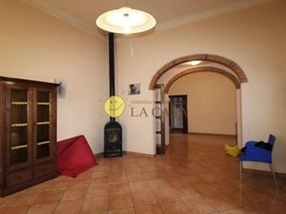 Appartamento in Vendita a Figline e Incisa Valdarno, zona Incisa, 168'000&euro;, 115 m²