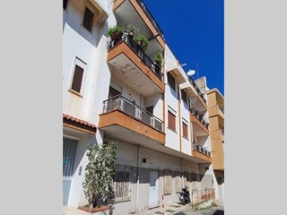Appartamento in Vendita a Messina, 99'000&euro;, 154 m²