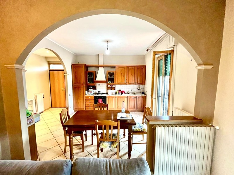 Quadrilocale in Vendita a Montopoli in Val d'Arno, zona San Romano, 150'000&euro;, 70 m², con Box