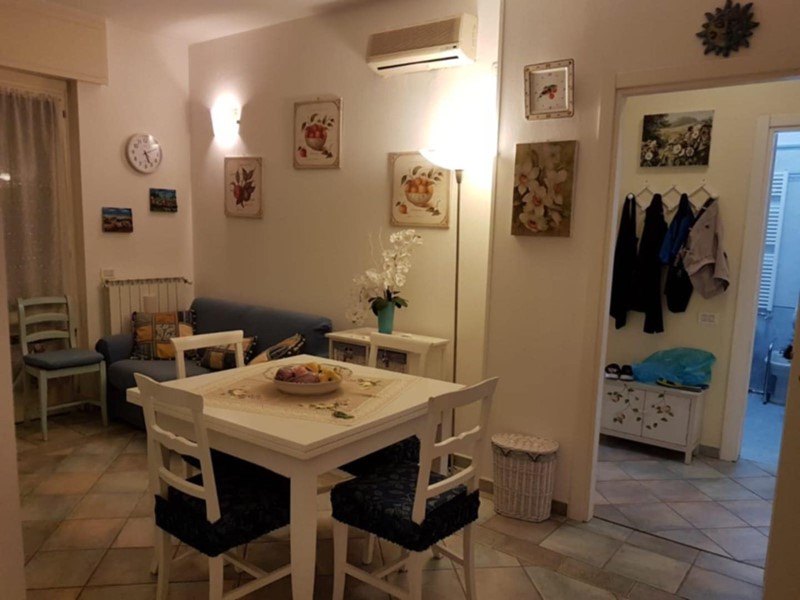 Trilocale in Vendita a Massa, zona Ronchi, 235'000&euro;, 65 m², arredato