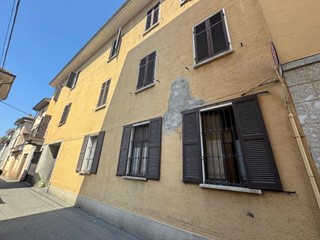 Appartamento in Vendita a Borgomanero, 61'875&euro;, 118 m²