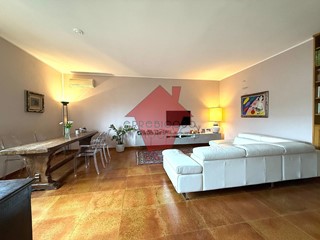 Appartamento in Vendita a Empoli, 459'000&euro;, 220 m², con Box