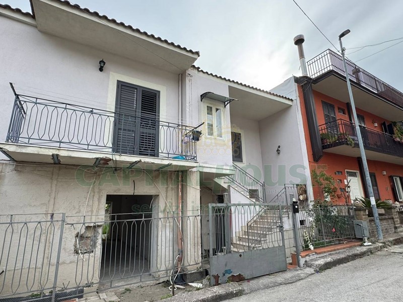 Trilocale in Vendita a Mugnano del Cardinale, 65'000&euro;, 88 m²