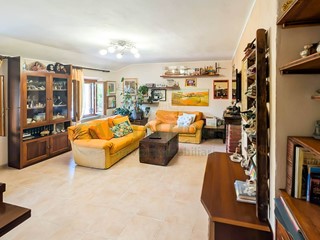 Bilocale in Vendita a Locate di Triulzi, 119'000&euro;, 90 m²