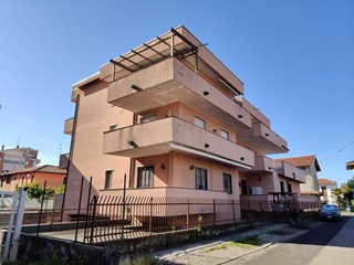 Quadrilocale in Vendita a Gallarate, 179'000&euro;, 118 m², con Box