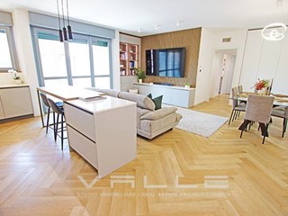 Quadrilocale in Vendita a Bergamo, 385'000&euro;, 126 m²