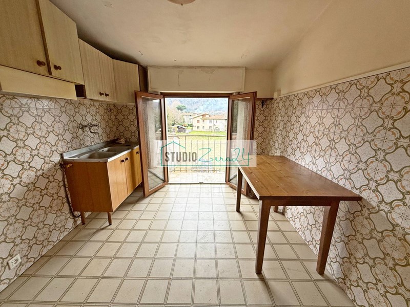 Bilocale in Vendita a Camaiore, 85'000&euro;, 55 m²