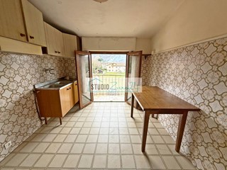Bilocale in Vendita a Camaiore, 85'000&euro;, 55 m²