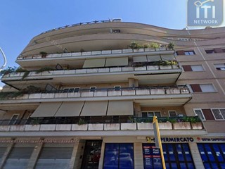 Trilocale in Vendita a Roma, 239'000&euro;, 65 m²