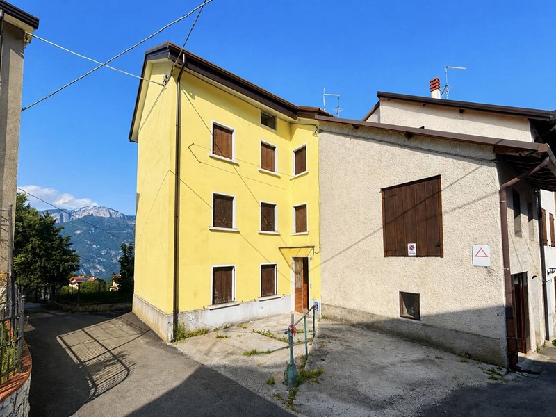 Bilocale in Vendita a Tonezza del Cimone, 25'000&euro;, 57 m²