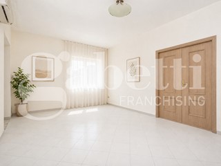 Trilocale in Vendita a Marano di Napoli, 225'000&euro;, 90 m², con Box